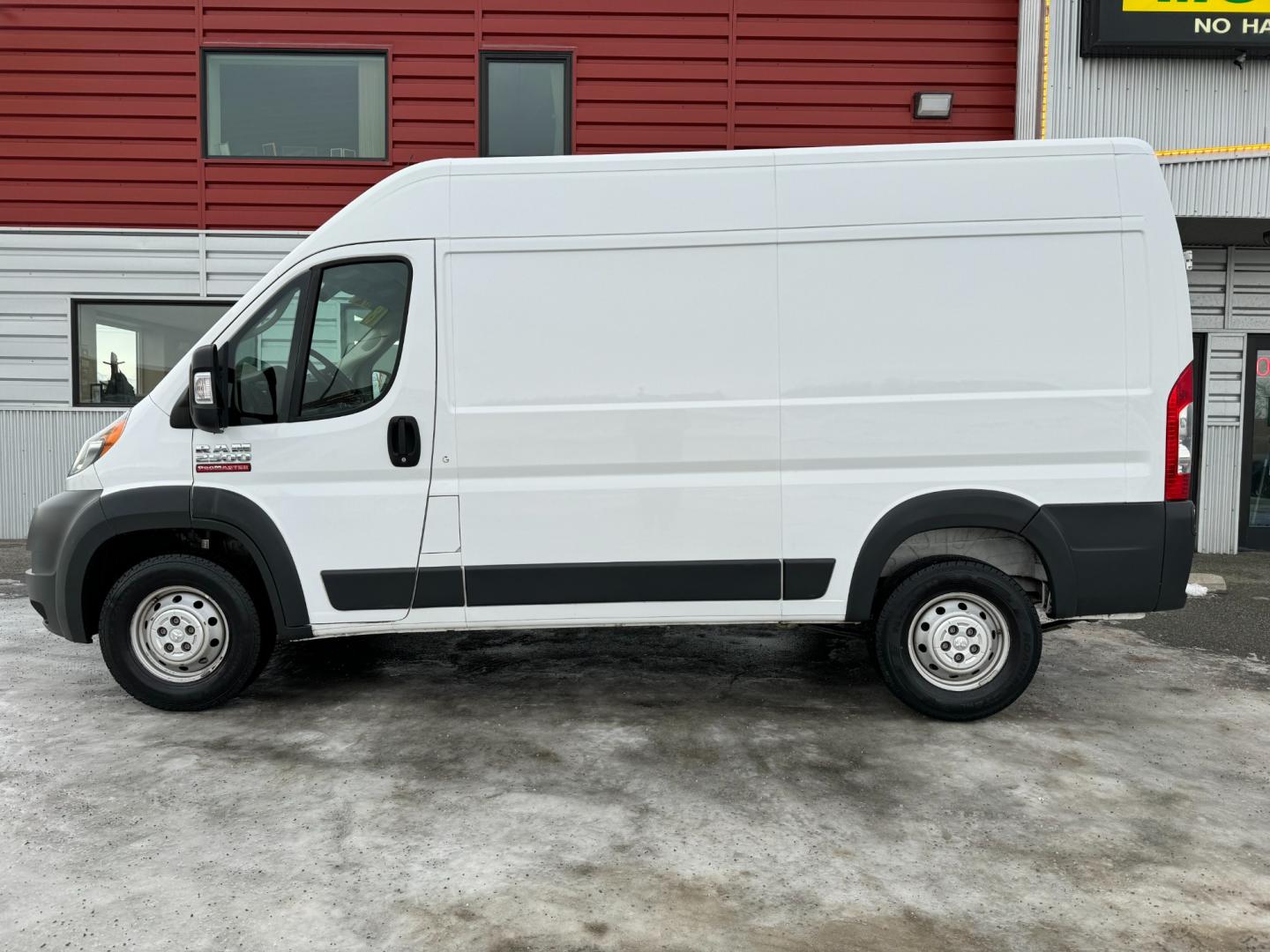 2018 WHITE /Black RAM PROMASTER 2500 136 WB (3C6TRVCG9JE) with an 3.6L engine, Automatic transmission, located at 1960 Industrial Drive, Wasilla, 99654, (907) 274-2277, 61.573475, -149.400146 - Photo#1